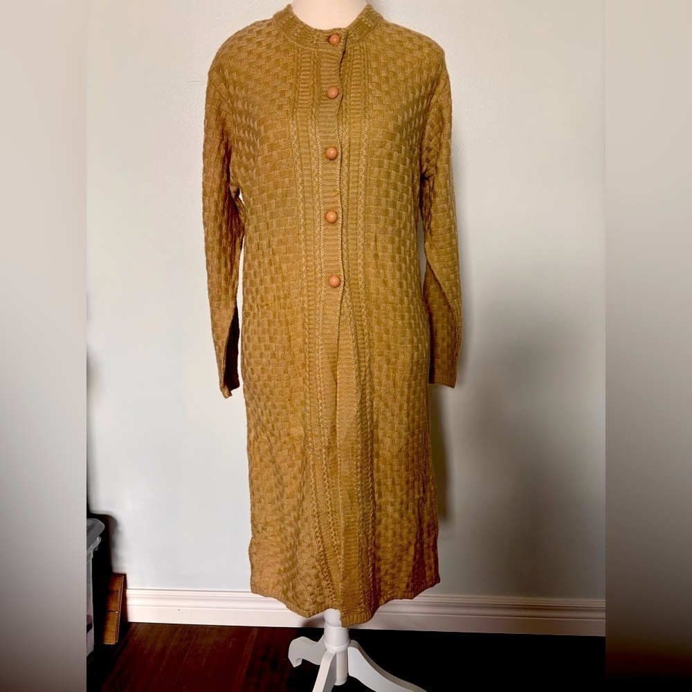 Vintage Queen’s Land Tan Knit Long Cardigan